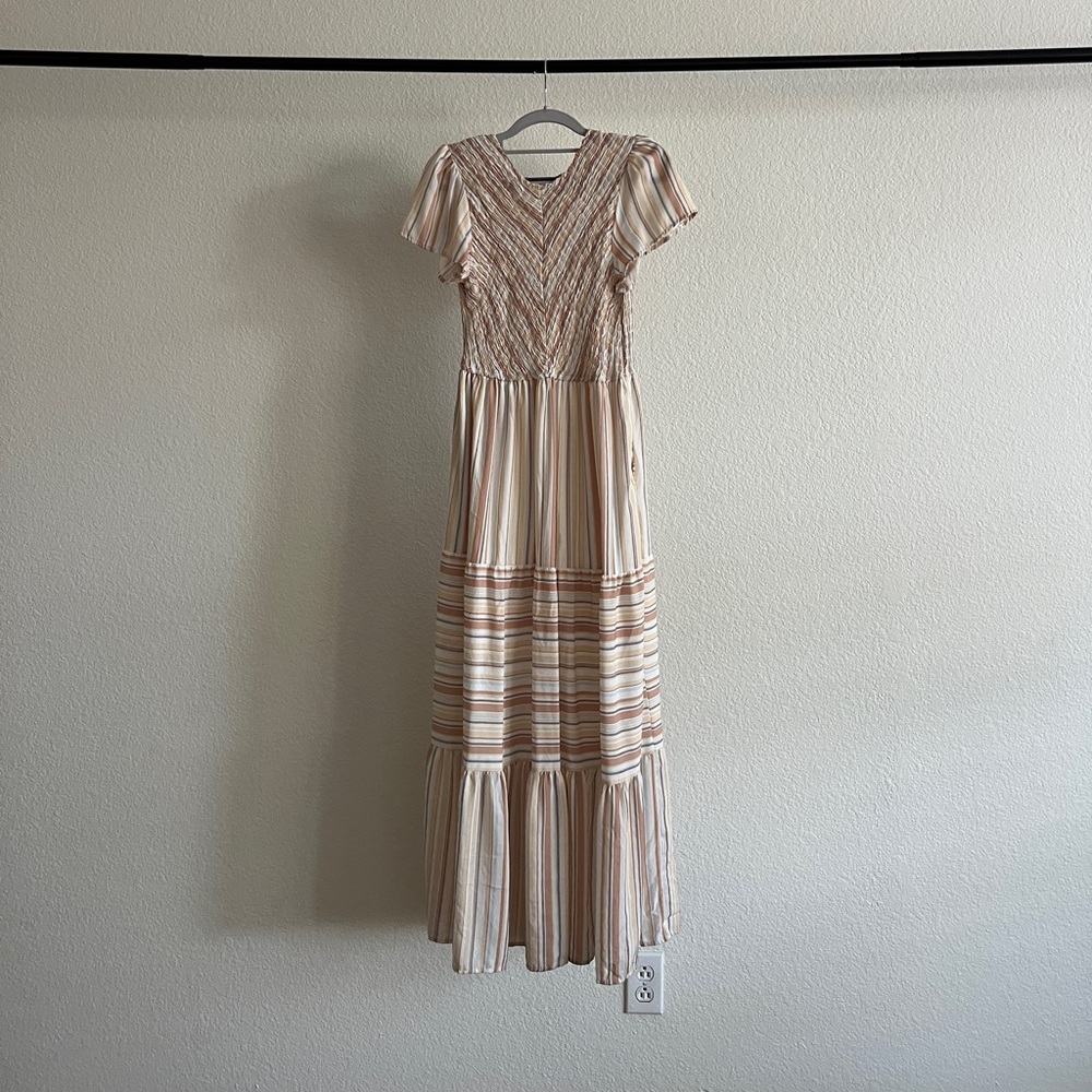 FEHRNVI Midi dress